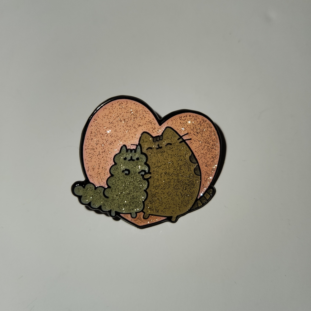 Pusheen Heart Pin